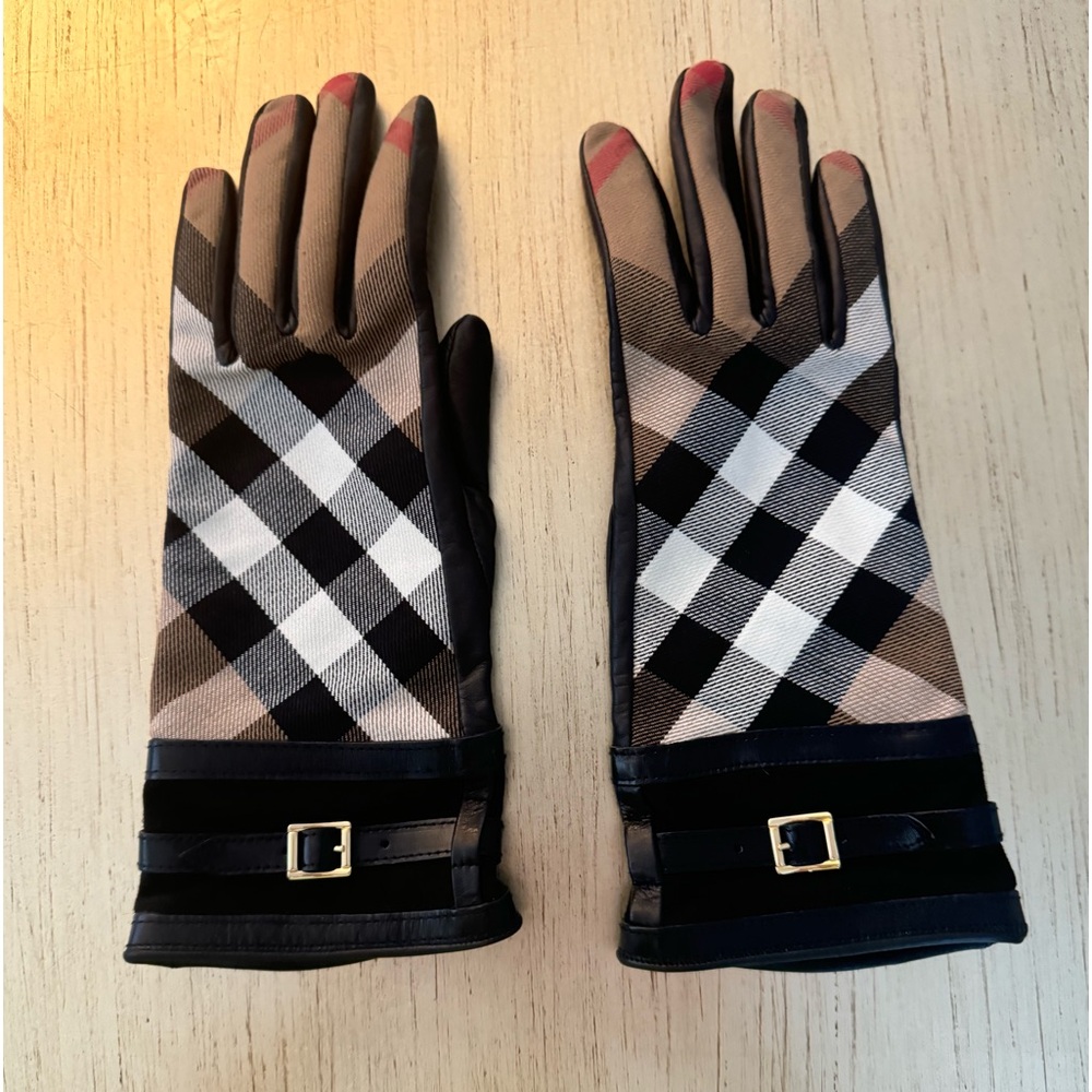 LIKE NEW ~BURBERRY leather and wool plaid gloves size 6.5 women’s.